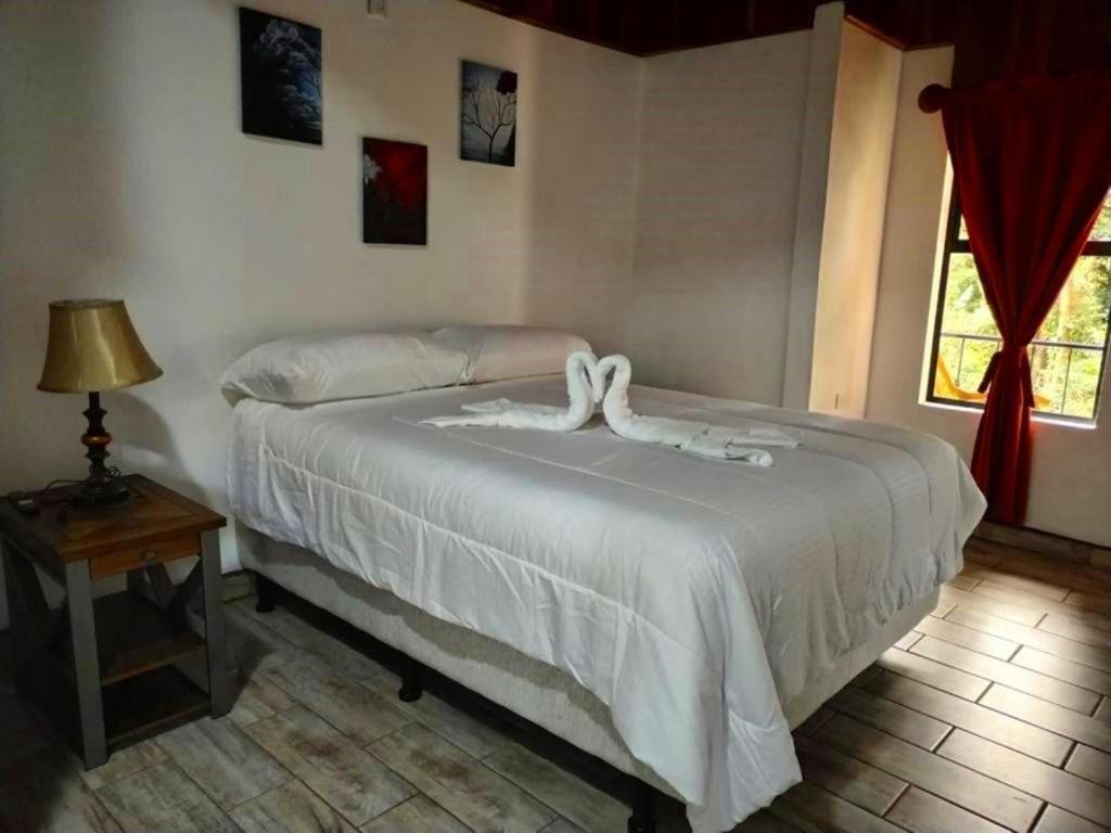 Cabanas Roca Verde Monteverde Eksteriør billede